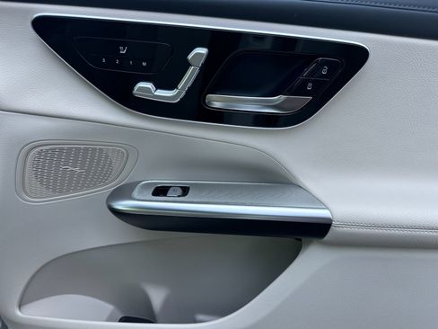 Certified 2025 Mercedes-Benz GLC 300 image 19