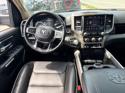Used 2019 RAM 1500 Laramie AWD/4WD image 9