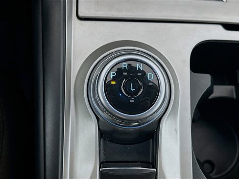 Used 2023 Ford Explorer XLT image 24