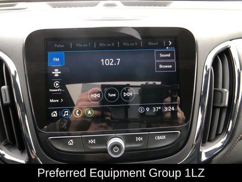 Used 2024 Chevrolet Equinox Premier image 17