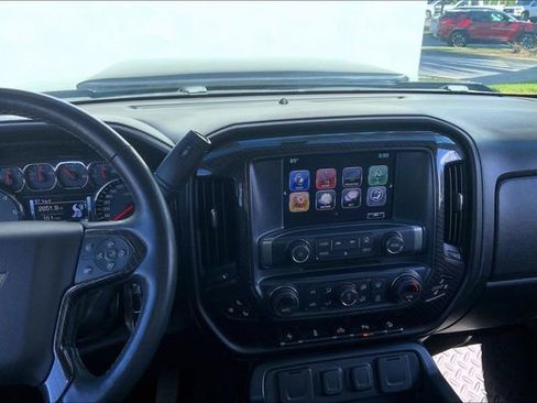 Used 2017 Chevrolet Silverado 1500 LTZ Z71 w/ LTZ Plus Package AWD/4WD image 6