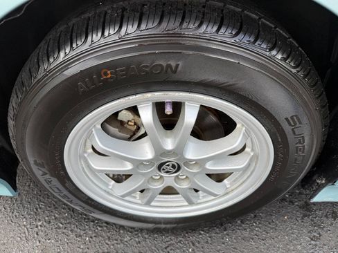 Used 2017 Toyota Prius One FWD image 9