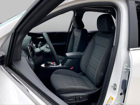 Used 2023 Chevrolet Equinox LT FWD image 8