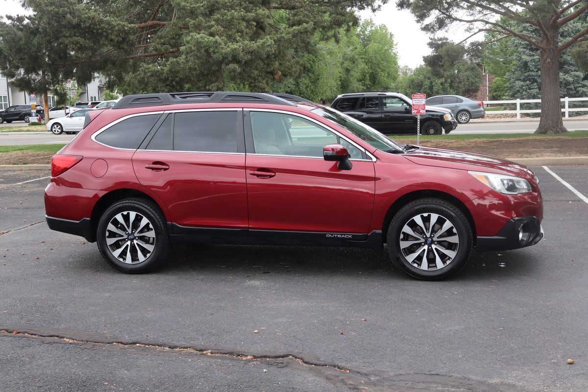 Used 2015 Subaru Outback 2.5i Limited AWD/4WD image 3