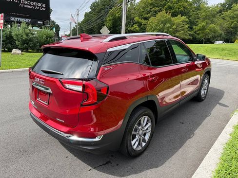 Used 2022 GMC Terrain SLT AWD/4WD image 5