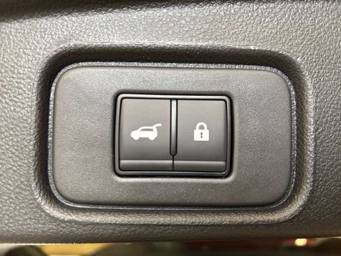 New 2026 Nissan Pathfinder SL AWD/4WD image 18