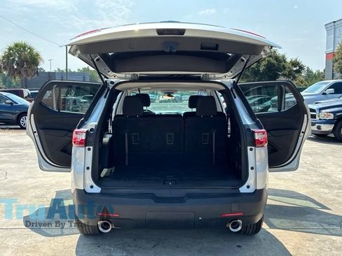 Used 2019 Chevrolet Traverse LS FWD image 16