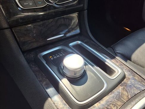 Used 2021 Chrysler 300 Touring L image 25