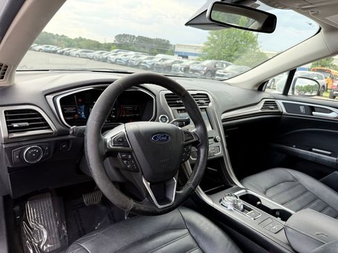 Used 2017 Ford Fusion SE w/ Equipment Group 602A FWD image 12