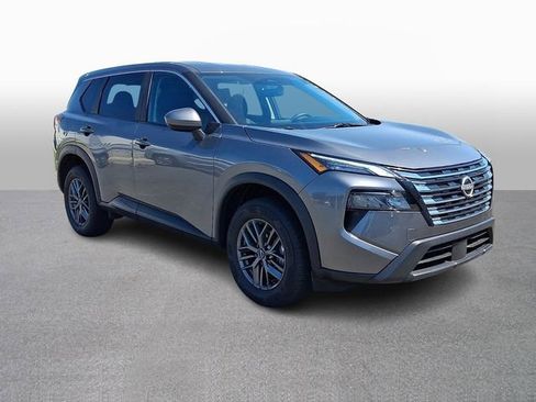 Used 2026 Nissan Rogue SV FWD image 3