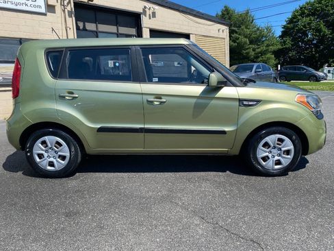 Used 2012 Kia Soul FWD image 2