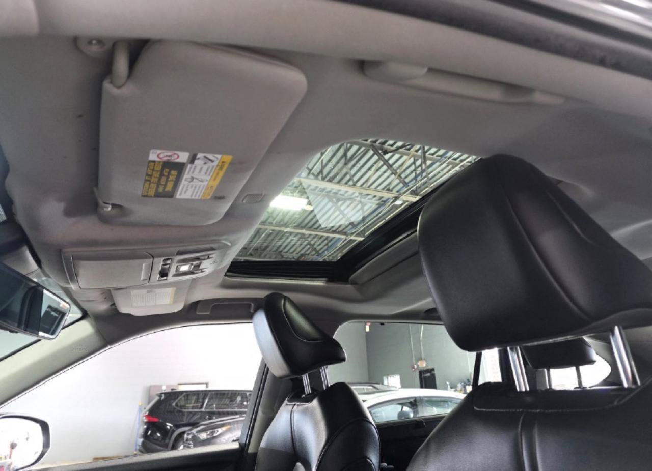 Used 2022 Toyota Highlander XLE AWD/4WD image 11