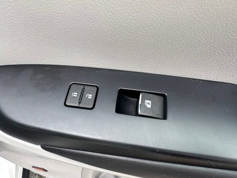 Used 2018 Toyota Highlander Limited Platinum AWD/4WD image 30