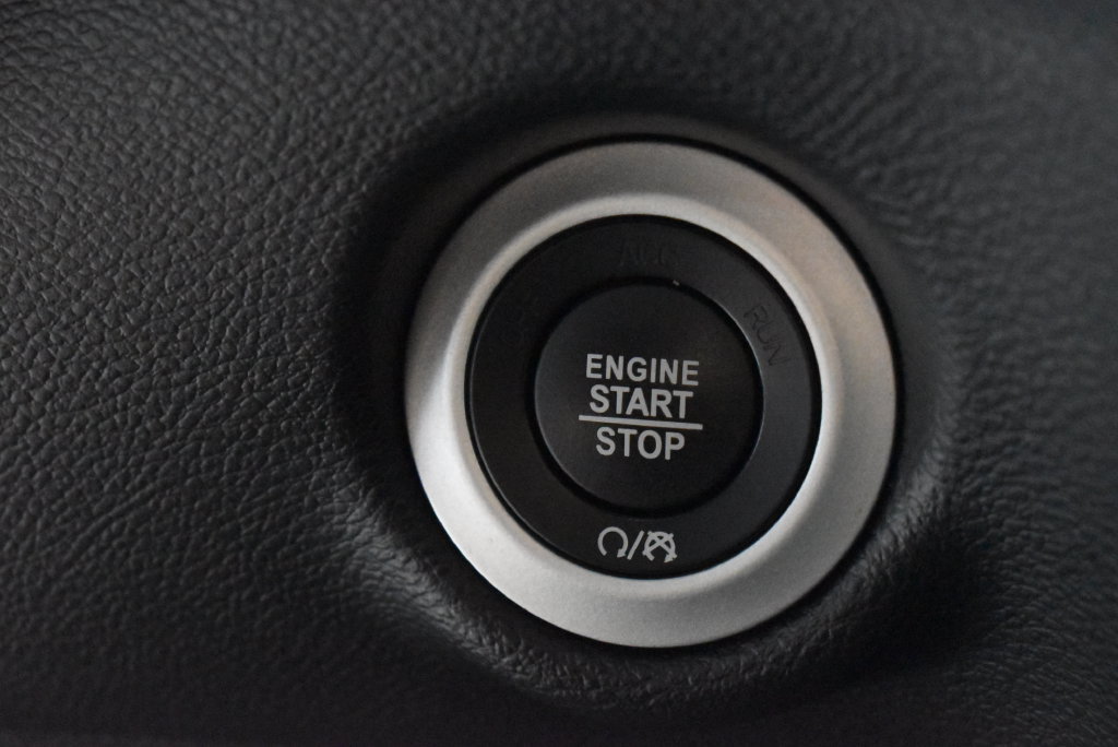 Used 2025 Chrysler Pacifica Select FWD image 18
