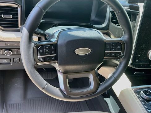 Used 2024 Ford Expedition Platinum RWD image 11