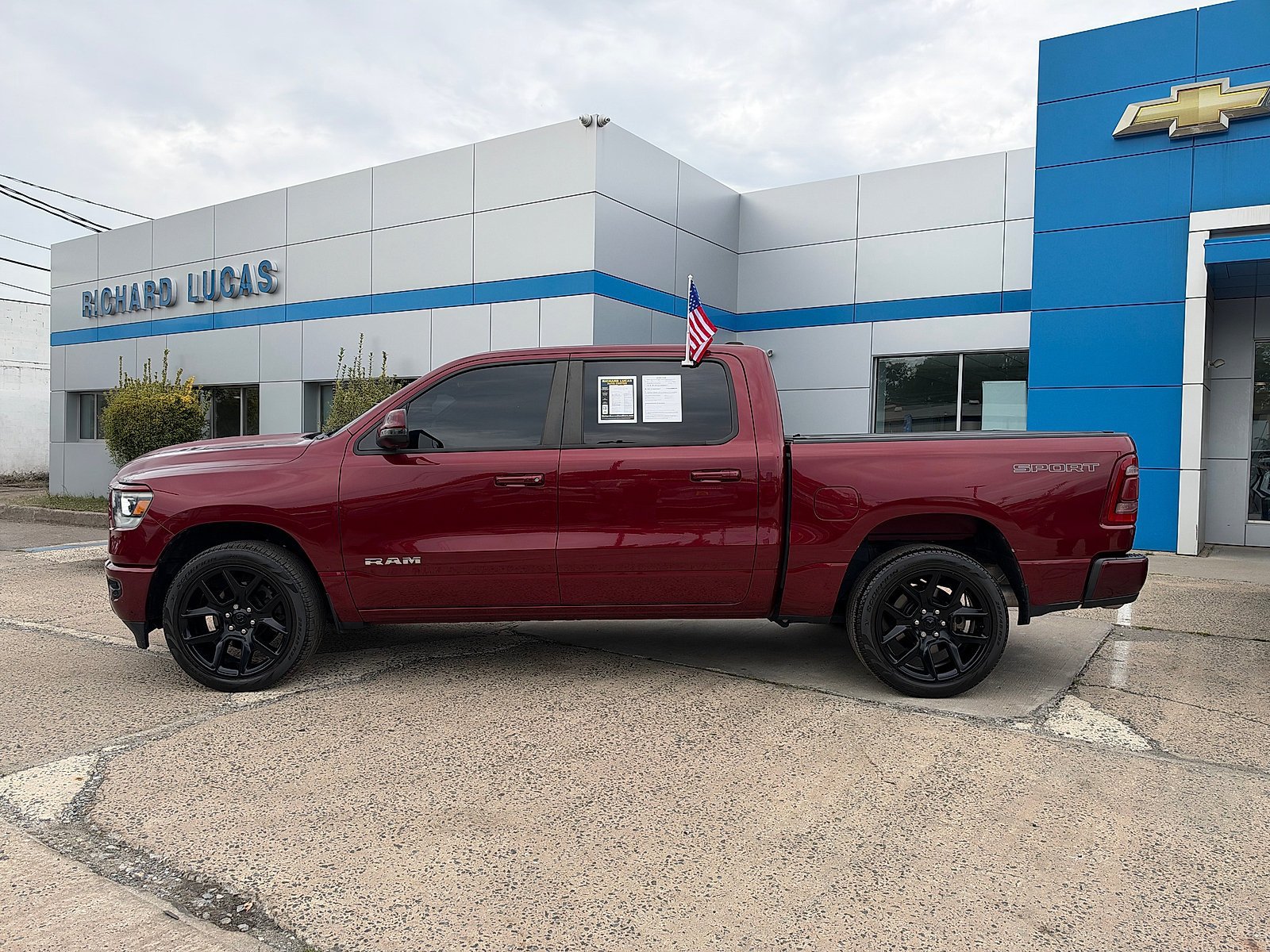 Used 2023 RAM 1500 Laramie AWD/4WD image 8