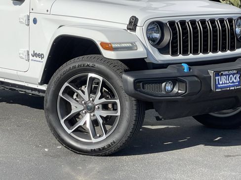 Used 2024 Jeep Wrangler Unlimited AWD/4WD image 5