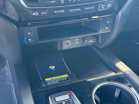 Used 2025 Honda Passport Black Edition image 25