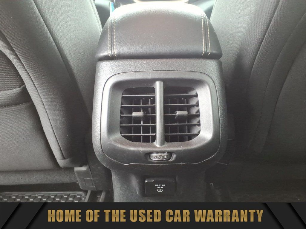 Used 2015 Jeep Cherokee Latitude w/ Cold Weather Group FWD image 30