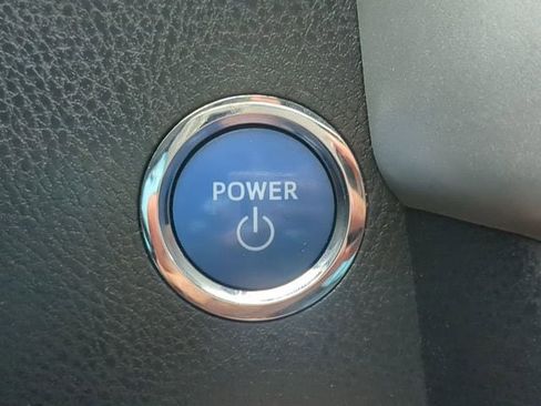 Used 2017 Toyota Highlander XLE AWD/4WD image 27