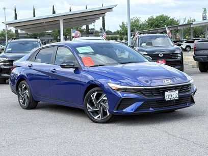 New 2025 Hyundai Elantra SEL