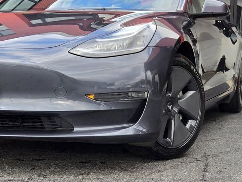 Used 2023 Tesla Model 3 Standard Range image 3