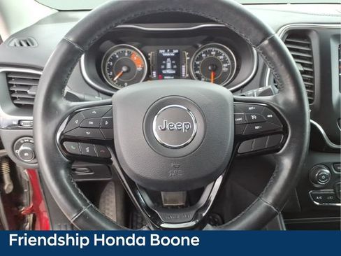 Used 2020 Jeep Cherokee Latitude Plus AWD/4WD image 23