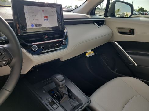 Used 2026 Toyota Corolla Cross LE w/ Moonroof Package FWD image 22