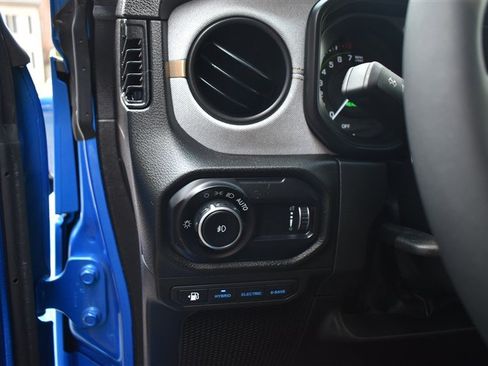 Used 2024 Jeep Wrangler Unlimited w/ Convenience Group AWD/4WD image 11