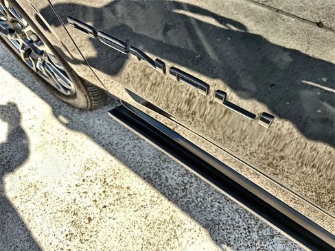 Used 2023 GMC Yukon Denali Ultimate image 14