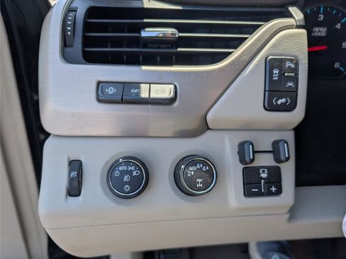 Used 2017 GMC Yukon Denali w/ Open Road Package AWD/4WD image 26