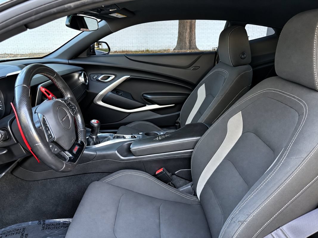 Used 2016 Chevrolet Camaro SS RWD image 10