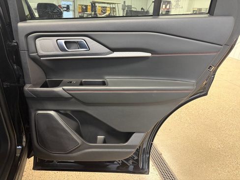 Used 2025 Ford Explorer ST-Line w/ ST-Line Street Pack image 29