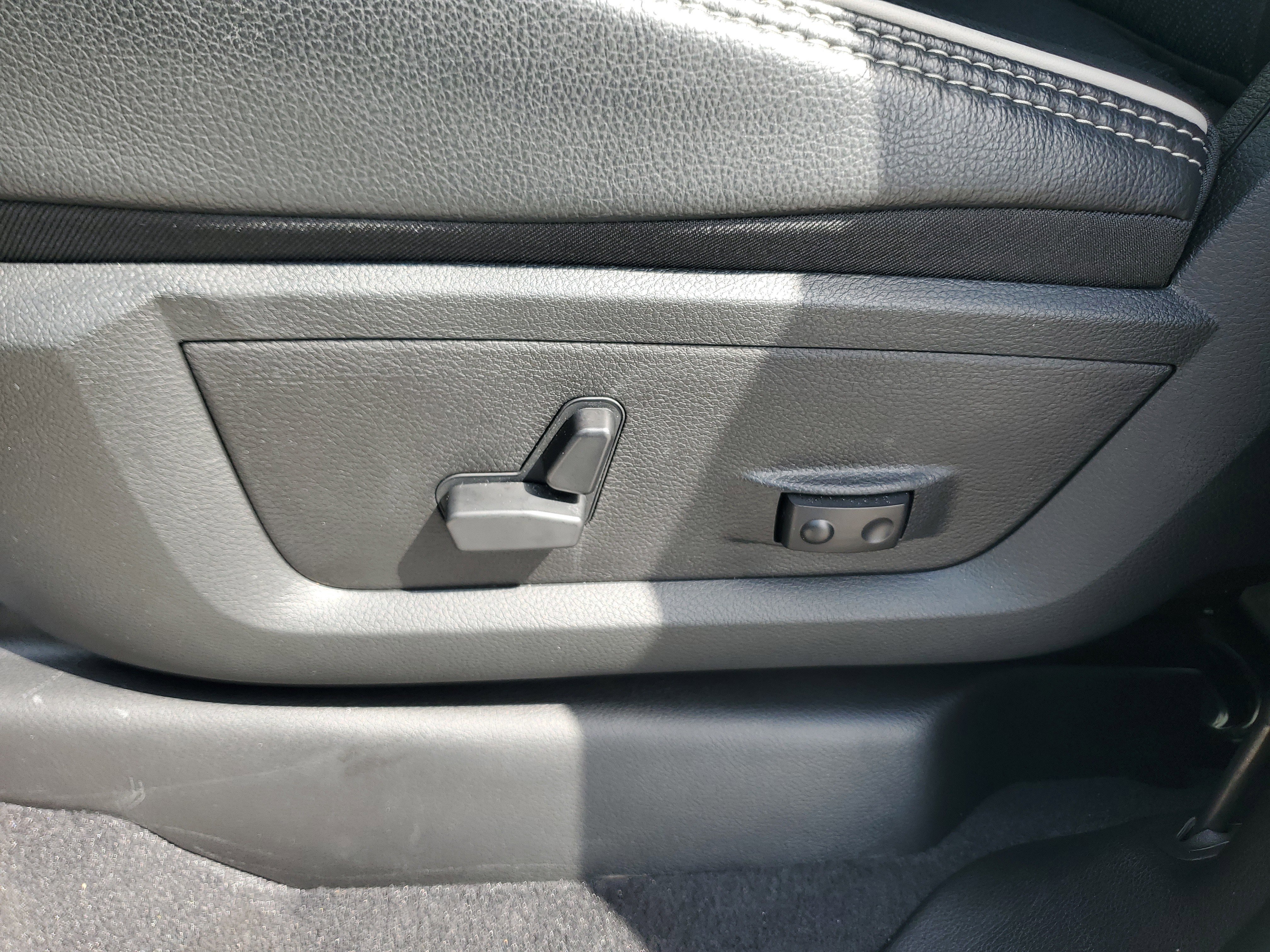 Used 2026 RAM 2500 Laramie AWD/4WD image 13
