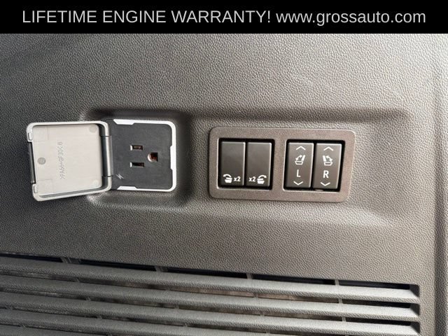 Used 2024 GMC Yukon XL AT4 w/ Technology Package AWD/4WD image 33