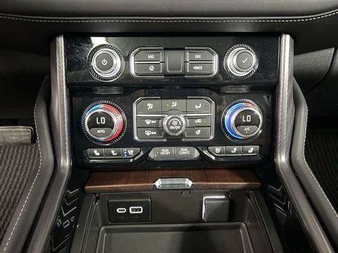 Certified 2024 GMC Yukon Denali Ultimate AWD/4WD image 18