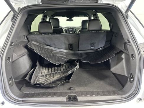 Used 2023 Chevrolet Equinox RS image 32