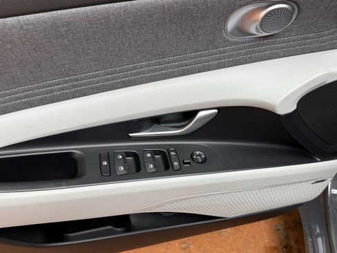 New 2026 Hyundai Elantra Limited image 24