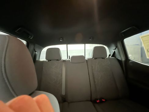 Used 2019 Toyota Tacoma TRD Sport AWD/4WD image 32