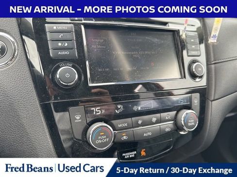 Used 2019 Nissan Rogue SV image 16