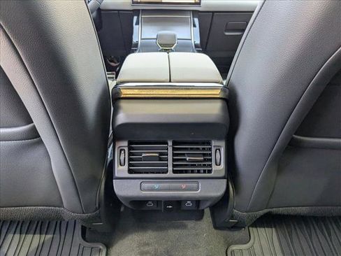 Used 2024 Land Rover Range Rover Evoque Dynamic SE image 19