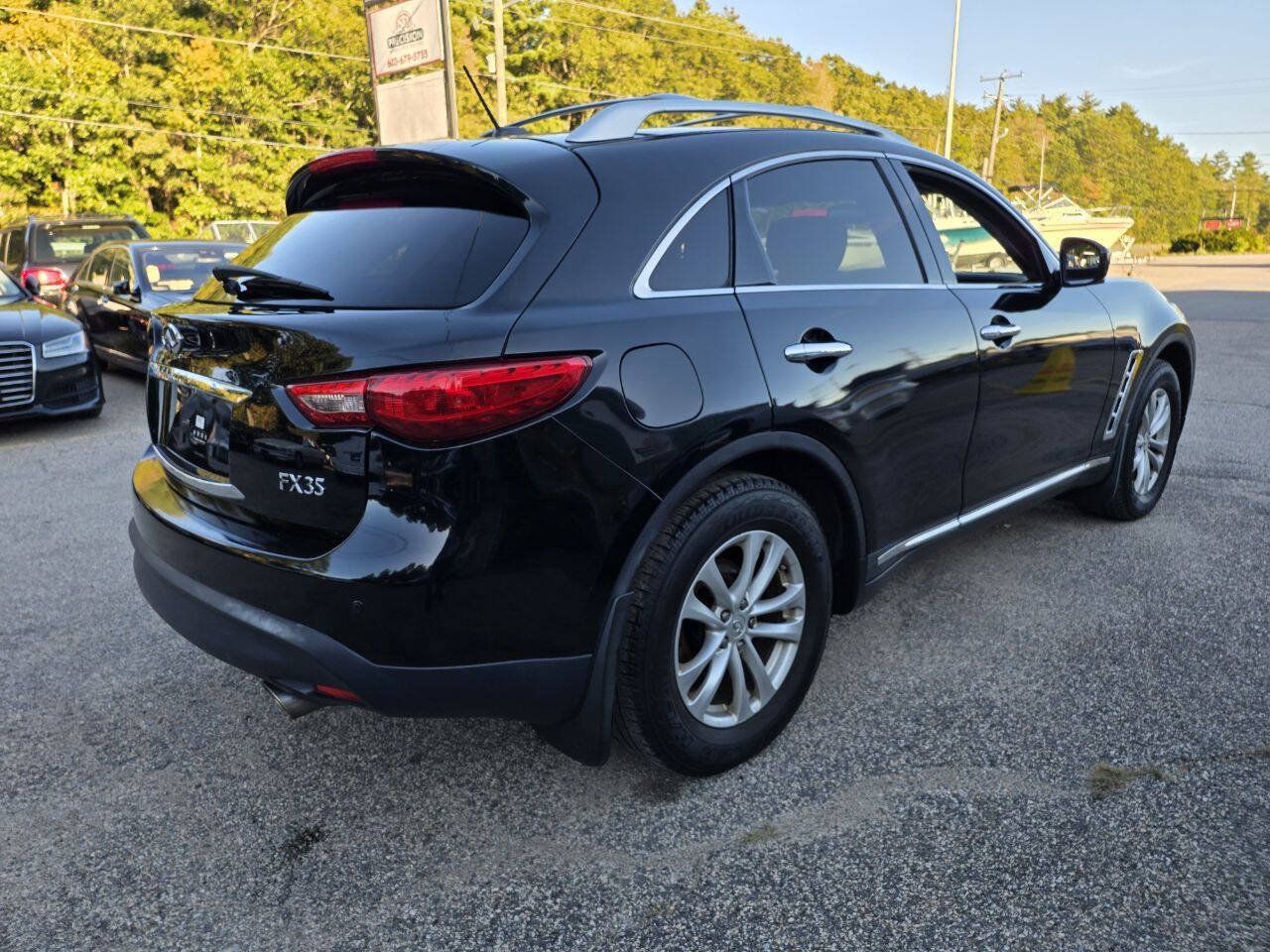 Used 2011 INFINITI FX35 AWD w/ Premium Pkg image 12