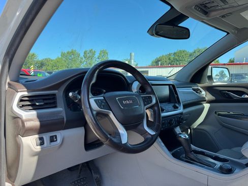 Used 2017 GMC Acadia SLT AWD/4WD image 14