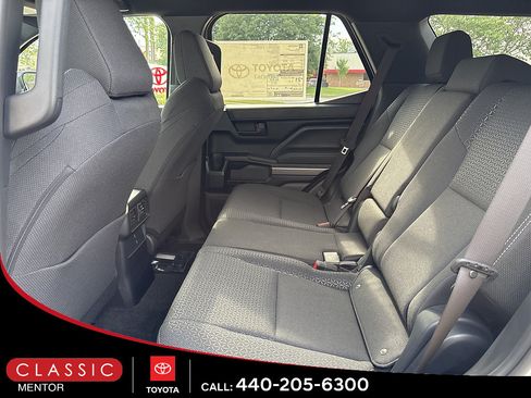 New 2026 Toyota 4Runner SR5 AWD/4WD image 10
