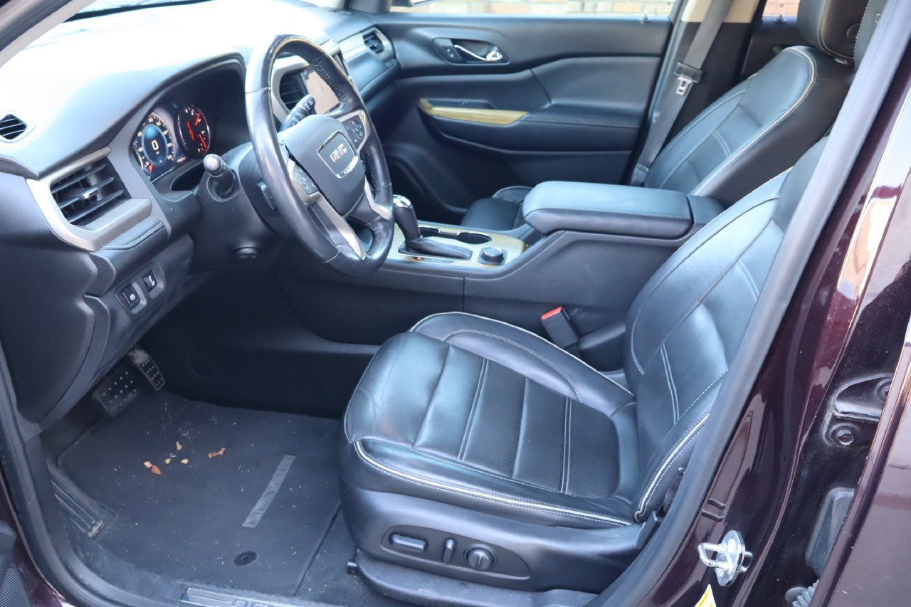Used 2017 GMC Acadia Denali w/ Technology Package FWD image 17