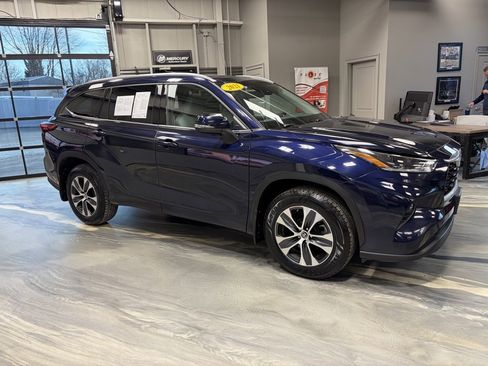 Used 2021 Toyota Highlander XLE image 33