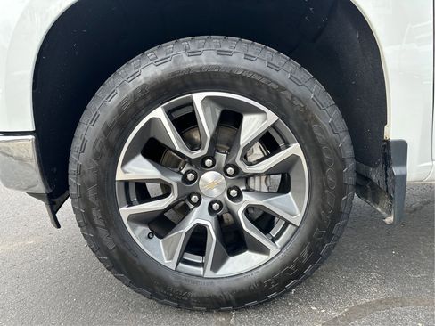 Used 2022 Chevrolet Silverado 1500 LT AWD/4WD image 24