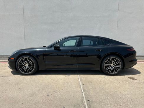 Used 2017 Porsche Panamera 4 AWD/4WD image 5