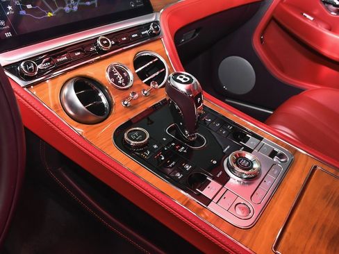 Used 2021 Bentley Continental GT image 41