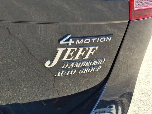 Certified 2024 Volkswagen Tiguan SE w/ Panoramic Sunroof Package AWD/4WD image 36